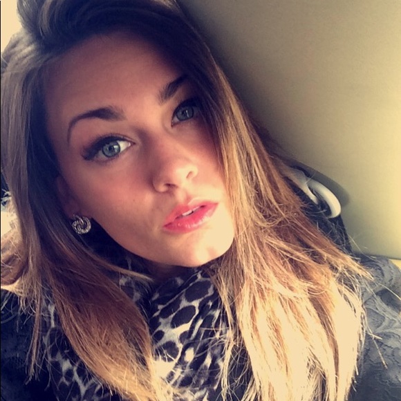 Meet your posher , Ashley - Picture 4 of 7